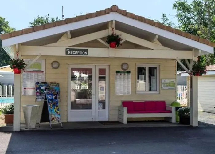 Camping Mobil-home Cosy Avec Terrasse A - Api-1-52-317 Royan