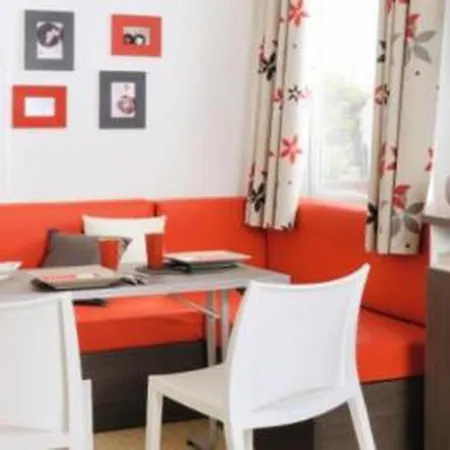 Κάμπινγκ Mobil-home Cosy Avec Terrasse A - Api-1-52-317 Ρουαγιάν