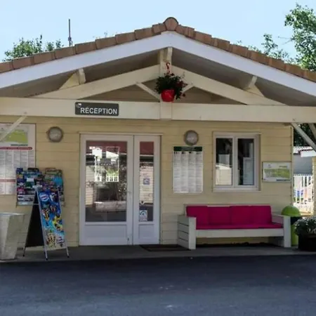 Parque de Campismo Mobil Cosy Avec Terrasse à - Api-1-52-317 Royan