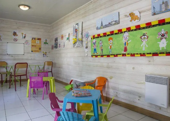 Mobil Cosy Avec Terrasse à - Api-1-52-317 Parque de Campismo