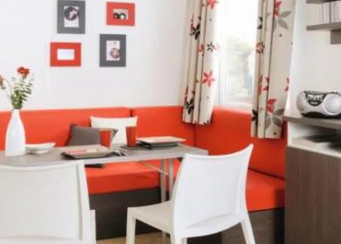 Parque de Campismo Mobil Cosy Avec Terrasse à - Api-1-52-317 Royan