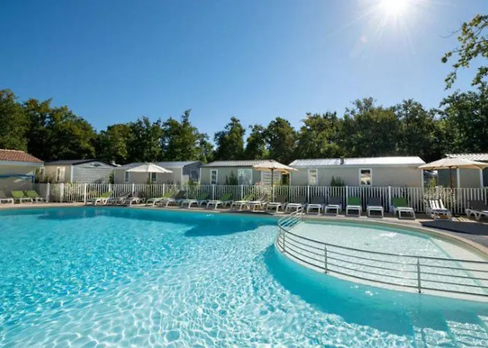 Mobil Cosy Avec Terrasse à - Api-1-52-317 Royan